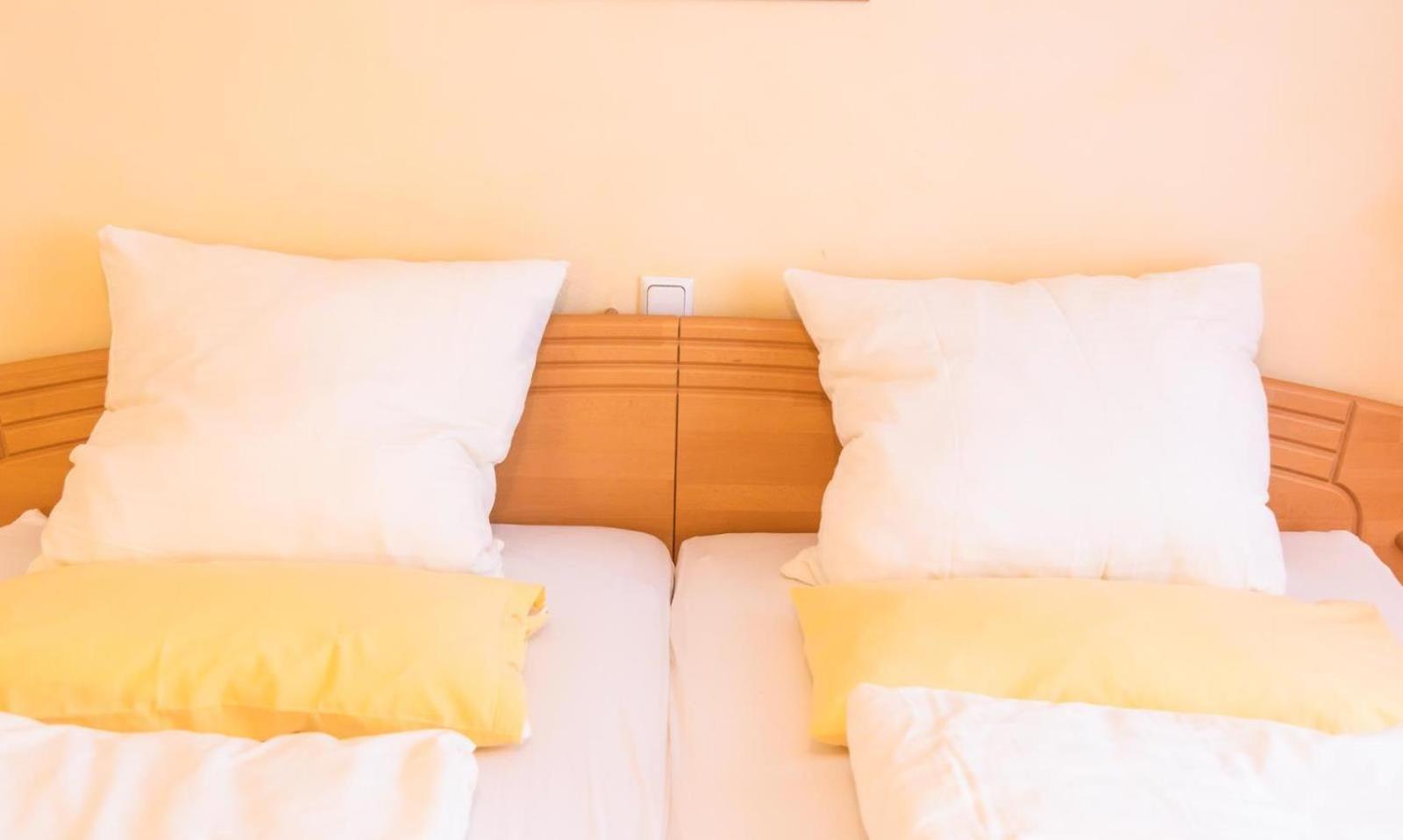 Ferienwohnung 4 Am Petersberg Neef المظهر الخارجي الصورة
