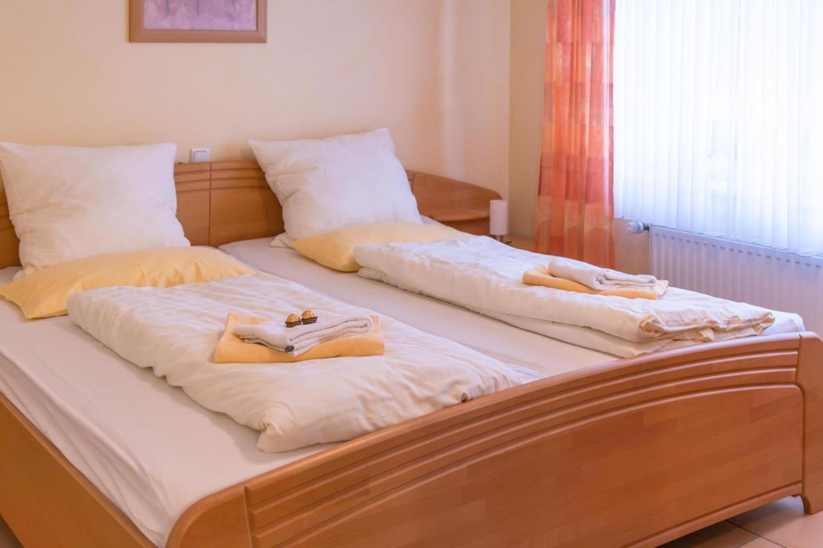 Ferienwohnung 4 Am Petersberg Neef المظهر الخارجي الصورة
