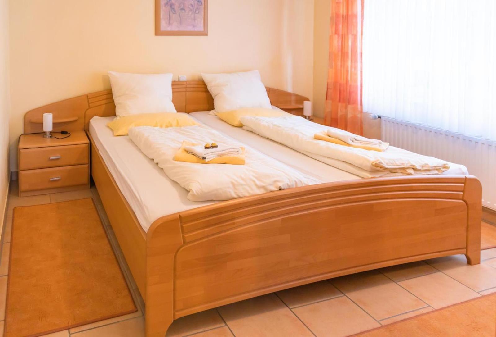Ferienwohnung 4 Am Petersberg Neef المظهر الخارجي الصورة