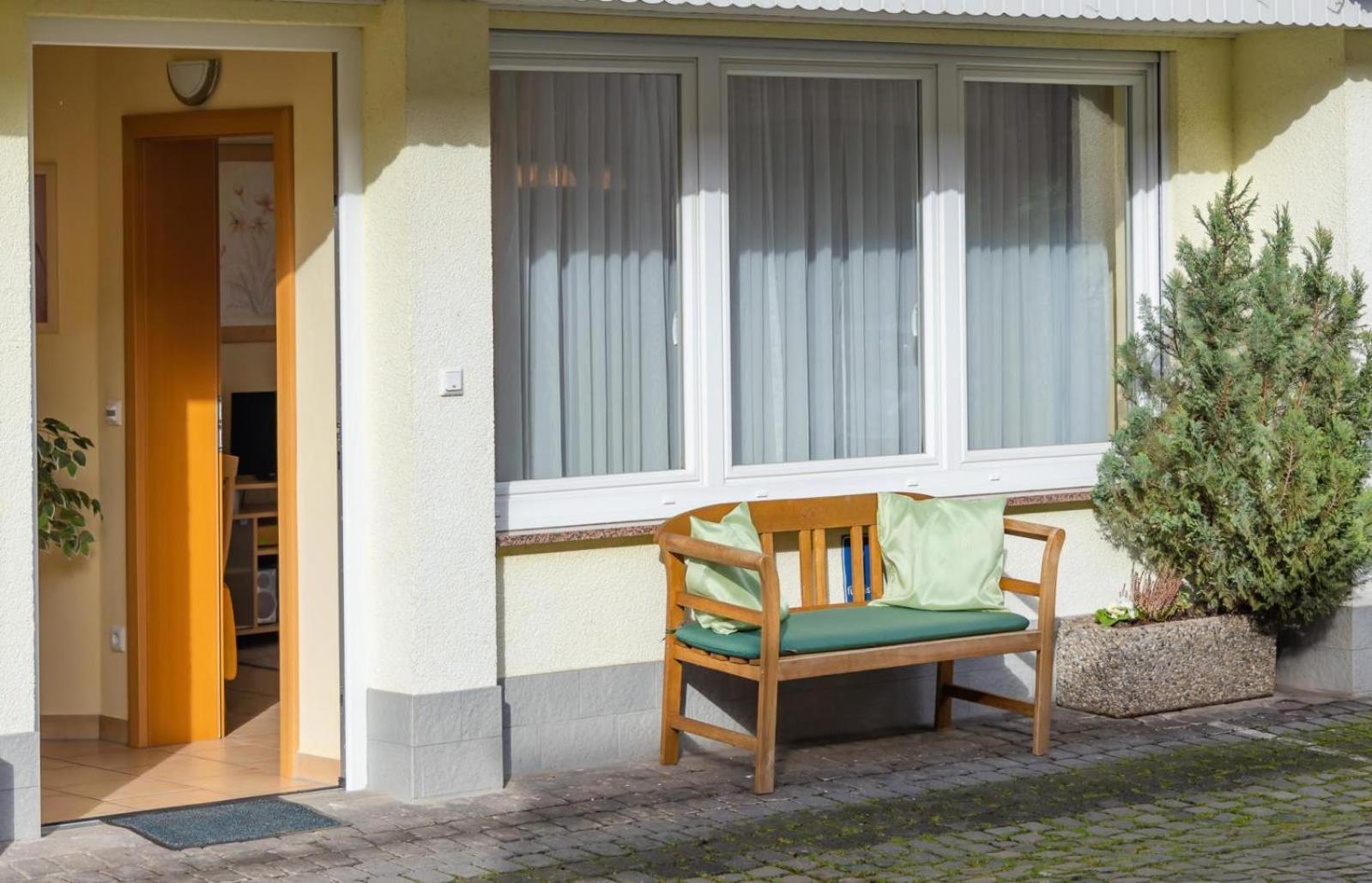 Ferienwohnung 4 Am Petersberg Neef المظهر الخارجي الصورة